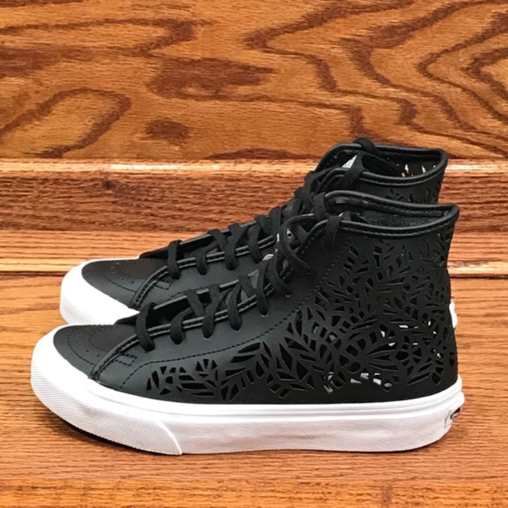 Vans Sk8-Hi Decon Cut-Out Leaves Black White Sneakers Size Women 5